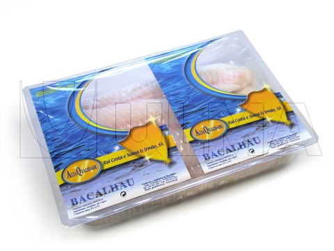 Bakailaoa termoformatuan film gogorrarekin ontziratzea atmosfera eraldatuan (MAP) Bakailaoa termoformatuan film gogorrarekin ontziratzea atmosfera eraldatuan (MAP)