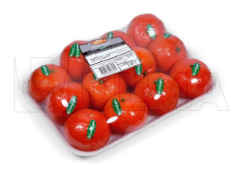 Mandarinak erretiluan film luzagarriarekin ontziratzea Mandarinak erretiluan film luzagarriarekin ontziratzea